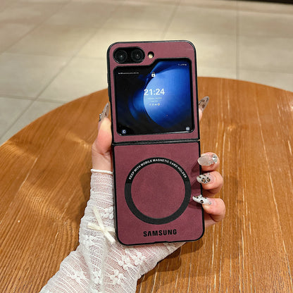 Funda con tacto de piel para Z Flip 5