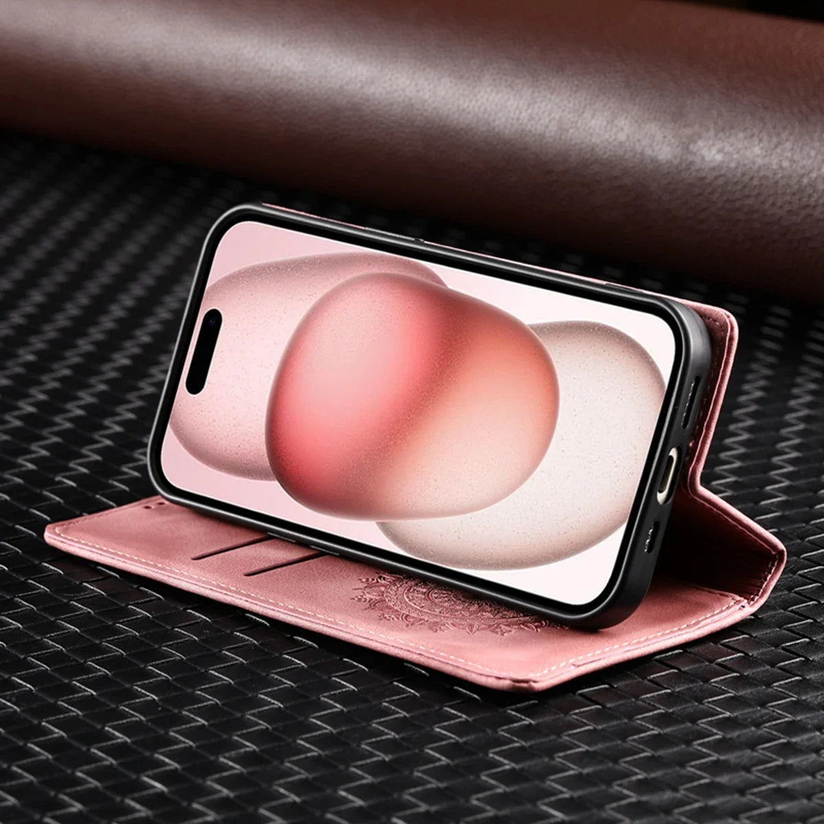 iPhone 16 Pro Max case – stylish and protective cover. Premium case for iPhone 16 Pro Max – full edge protection