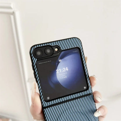 Revestimiento de fibra de carbono para el Z Flip 5